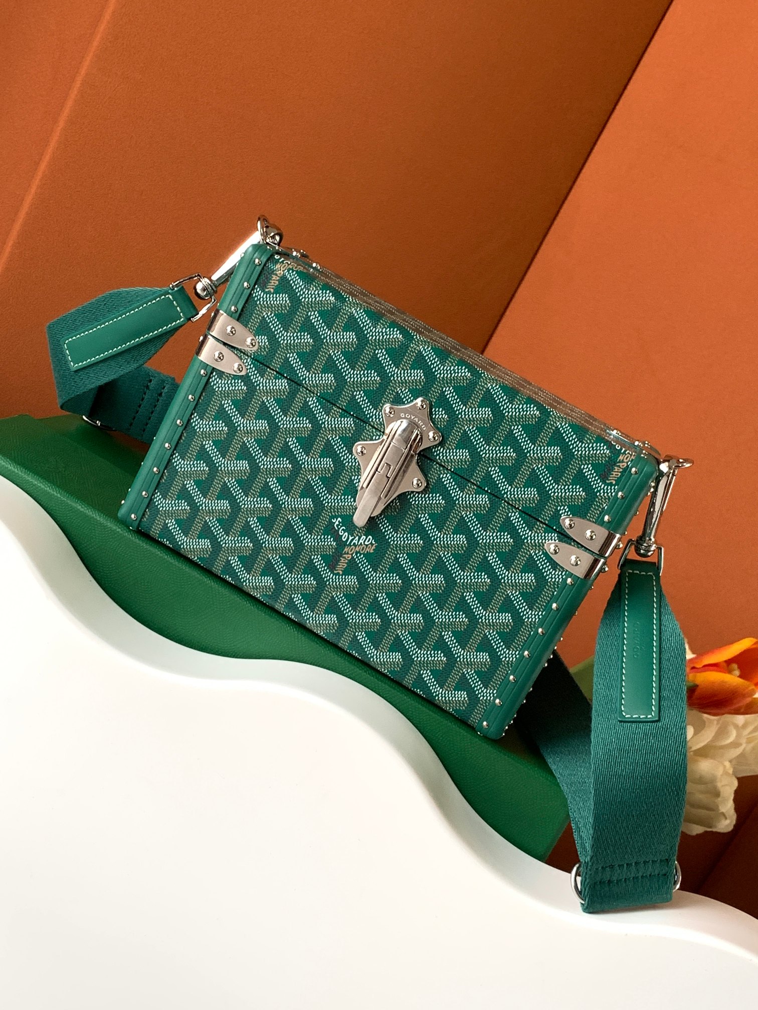 Cassette Trunk Shoulder Bag In Green